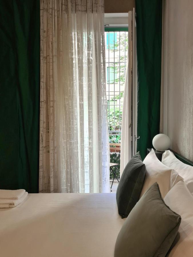 Serendipity Apartments - Montenapoleone Milan Bagian luar foto